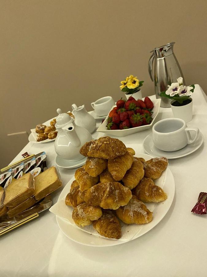 Salotto Toledo Bed & Breakfast Наполи Екстериор снимка